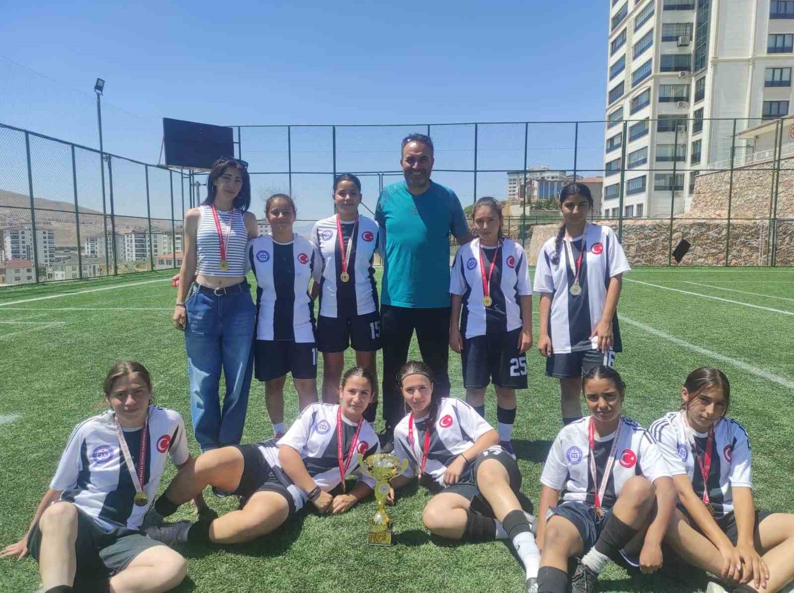 Erzincan’ın kızları şampiyon