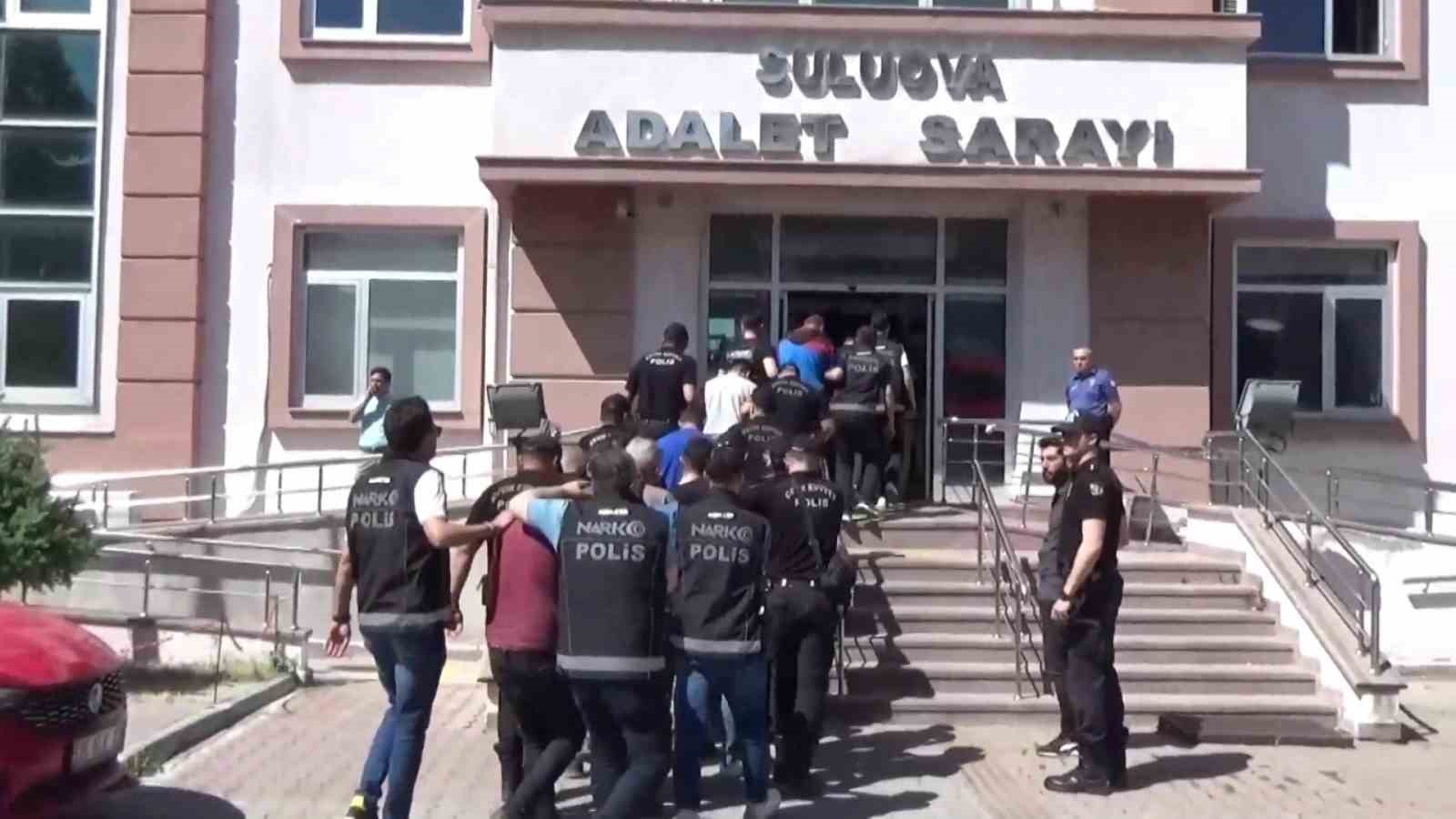 Amasya ve Ankara’da uyuşturucu şebekelerine operasyon: 13 tutuklama