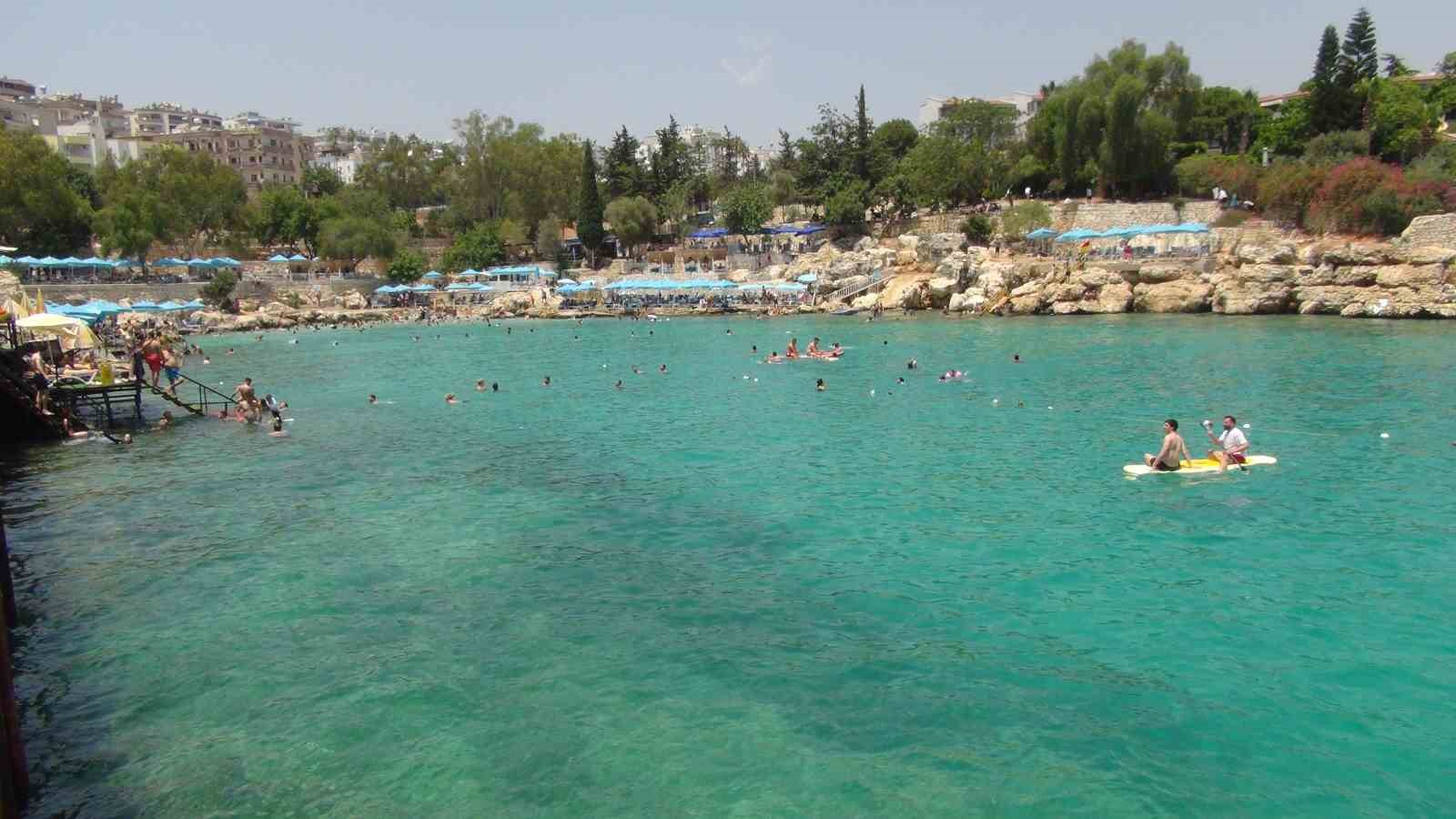 Tatlı ve tuzlu suyun birleştiği doğal havuz ’Yapraklı Koy’