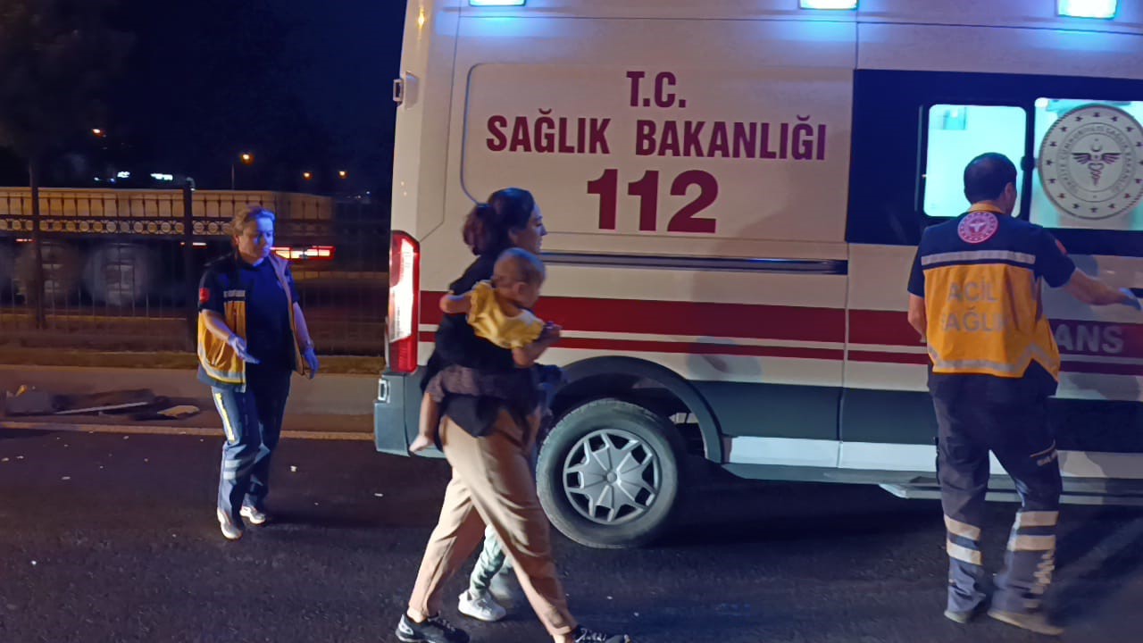 Bursa&rsquo;da zincirleme kaza: 2&rsquo;si &ccedil;ocuk 4 yaralı
