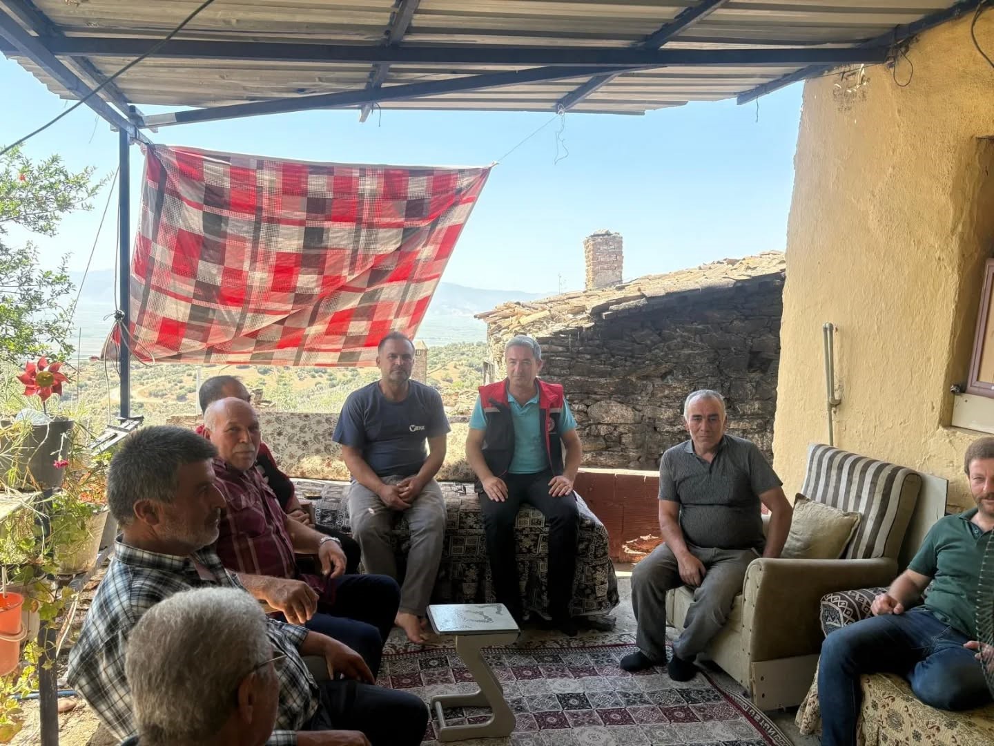 Karadut Mahallesi’nde üreticilere tarım ve hayvancılık eğitimi