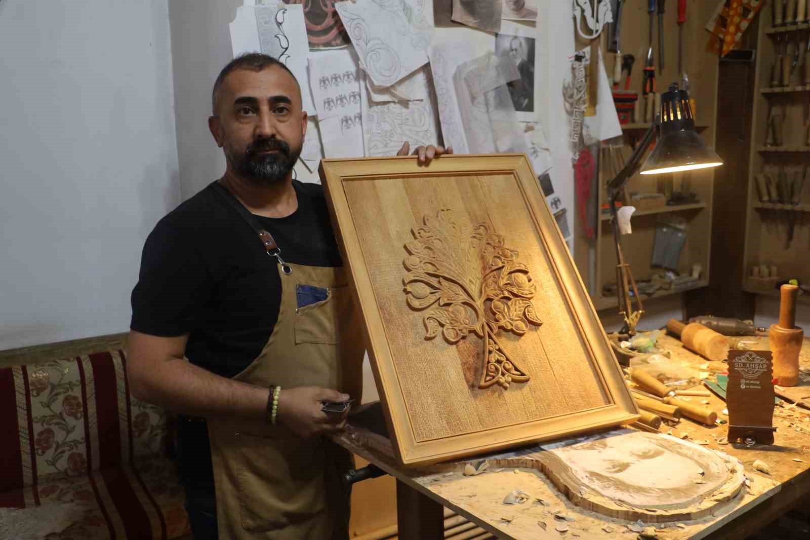 Sivas&rsquo;ın tarihi değerleri Afrika k&ouml;kenli ağa&ccedil;lara işleniyor
