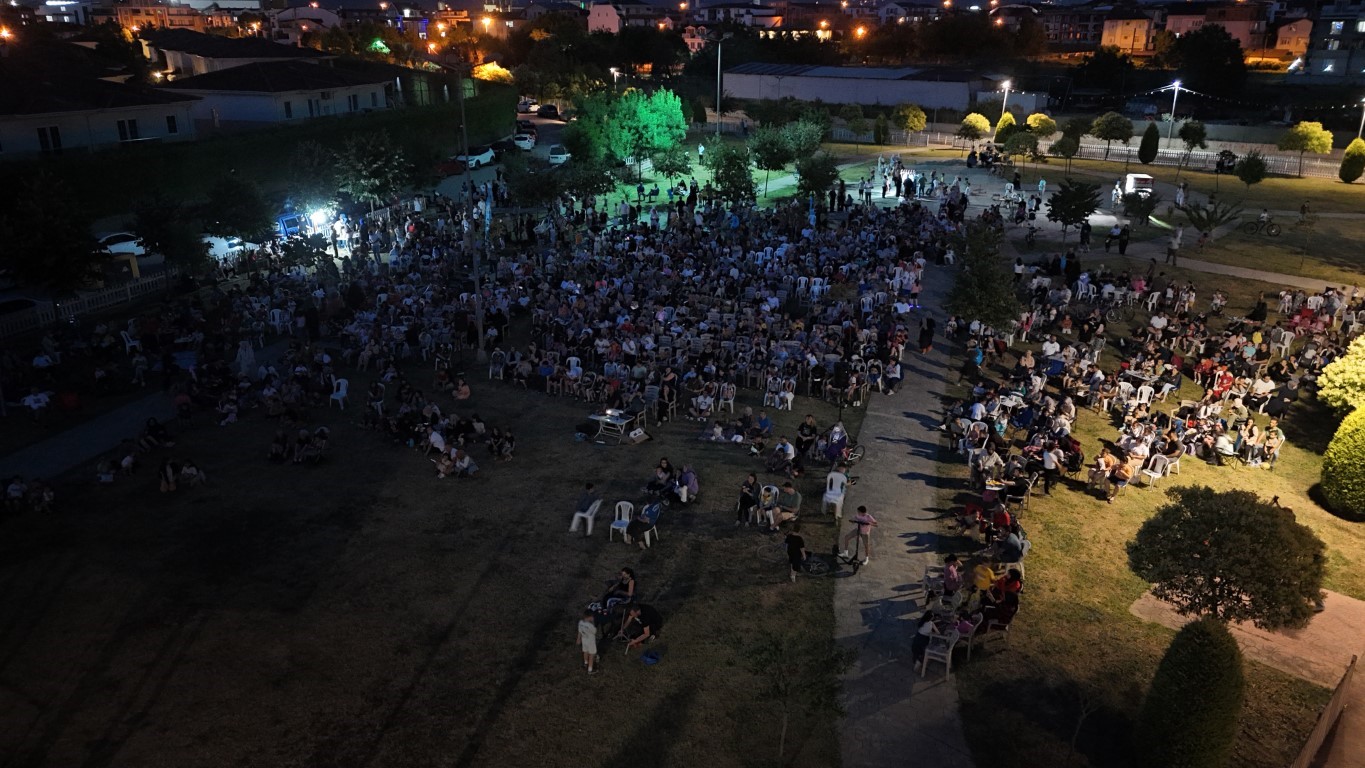 Kartepe’de açık hava sinema keyfi başladı
