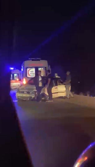 Isparta&rsquo;da otomobiller &ccedil;arpıştı: 2&rsquo;si ağır toplam 7 kişi yaralandı
