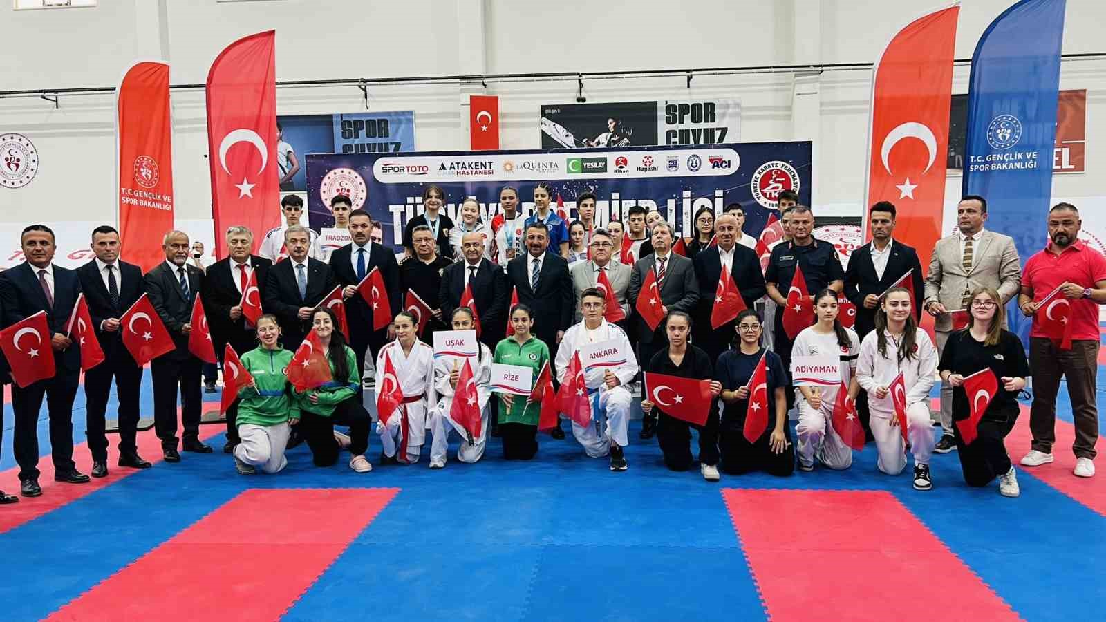 Karate Türkiye Premier Ligi’nin ikinci etabı Zonguldak’ta gerçekleştirildi
