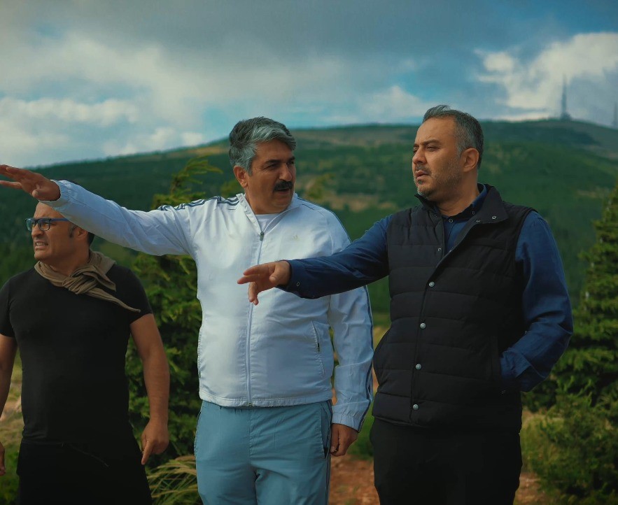 Ahır Dağı zirvesine 38 bin metrekarelik Türk bayrağı