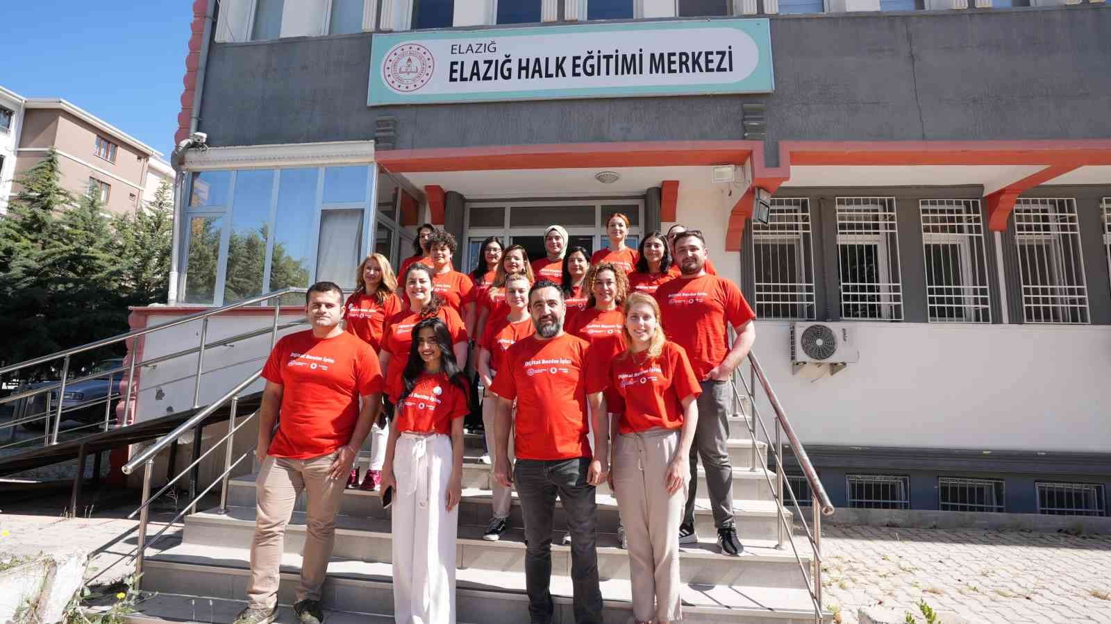 Vodafone Gönüllüleri, Elazığ’da iyiliğin yanında durdu
