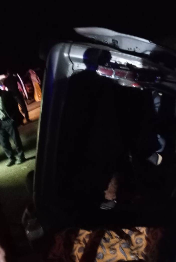 D&uuml;ğ&uuml;n d&ouml;n&uuml;ş&uuml; kaza: 1 &ouml;l&uuml;, 6 yaralı
