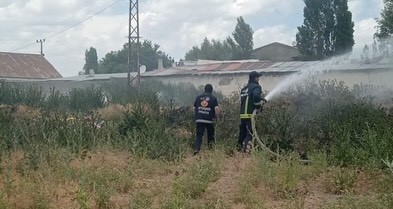 Van&rsquo;da hafta sonu 18 yangına m&uuml;dahale edildi
