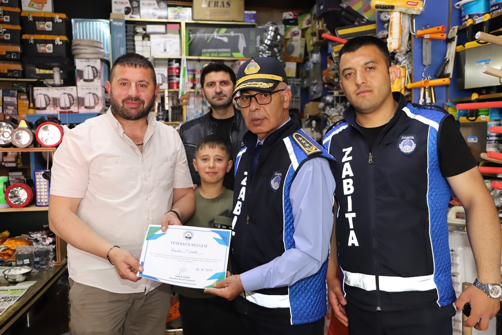 Zabıta ekiplerinin  kaldırım işgal denetimleri devam ediyor