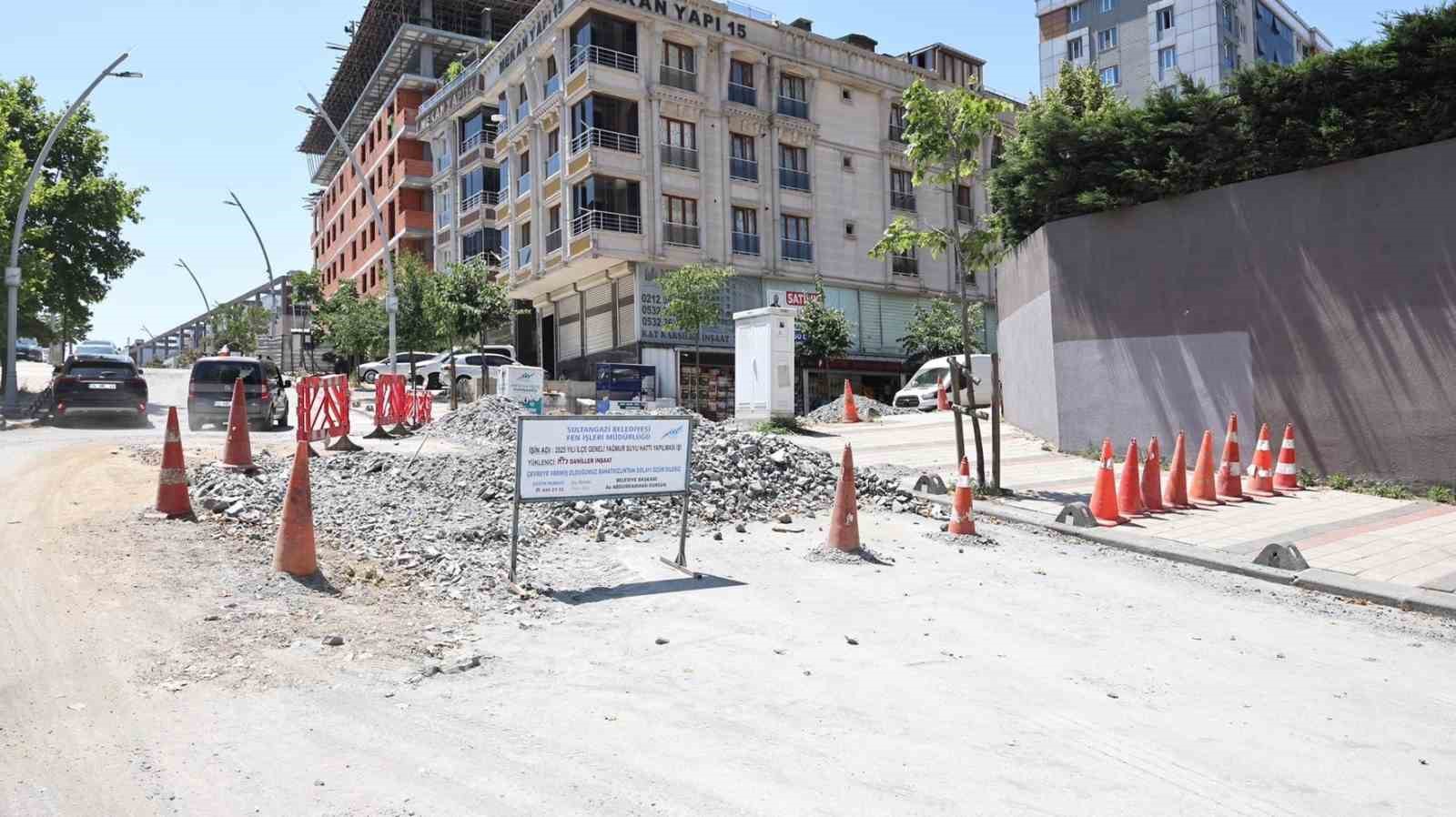 Sultangazi’de Eski Habipler Mahallesi’nde yağmur suyu hattı çalışması