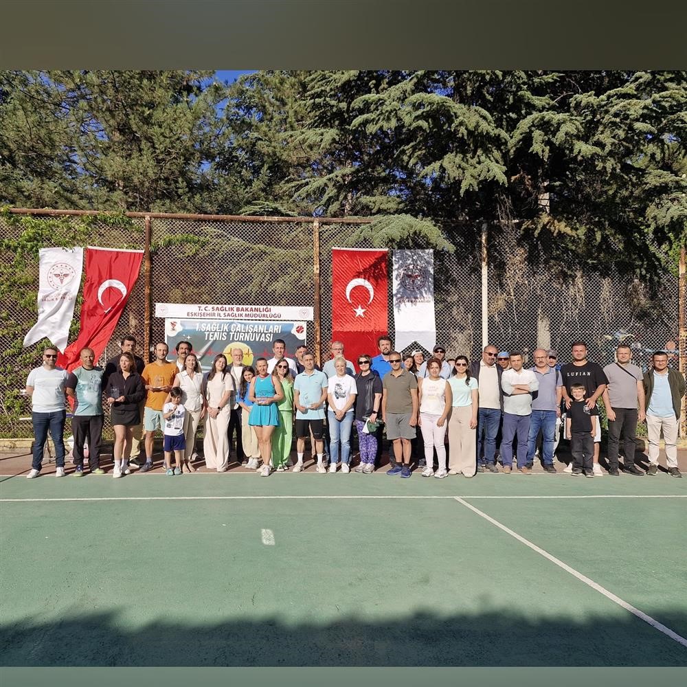 ’1. Sağlık Çalışanları Tenis Turnuvası’ kupa töreniyle sona erdi