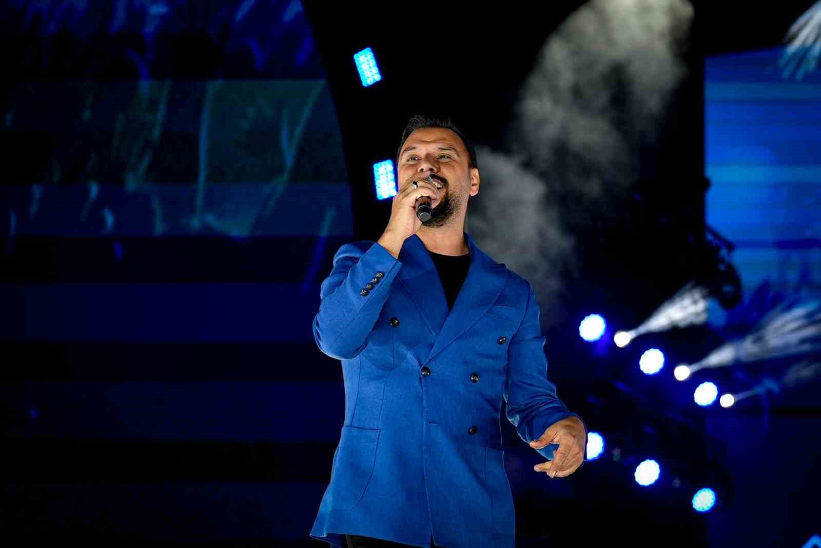 Olaylı festival, Alişan konseri ile sona erdi
