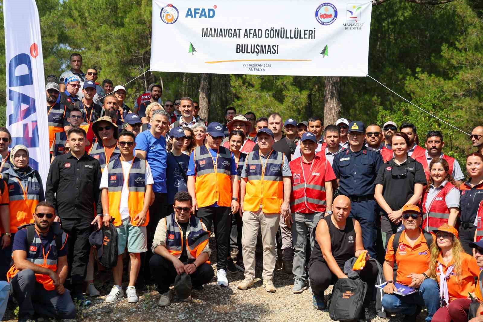 Manavgat’ta afet bilinci ve gönüllülük için doğa yürüyüşü