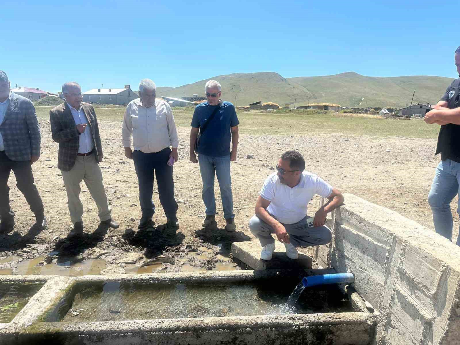 Sarıkamış&rsquo;ta &Ouml;zel İdare su sıkıntısı yaşayan k&ouml;ylerinin su sorununu &ccedil;&ouml;z&uuml;yor
