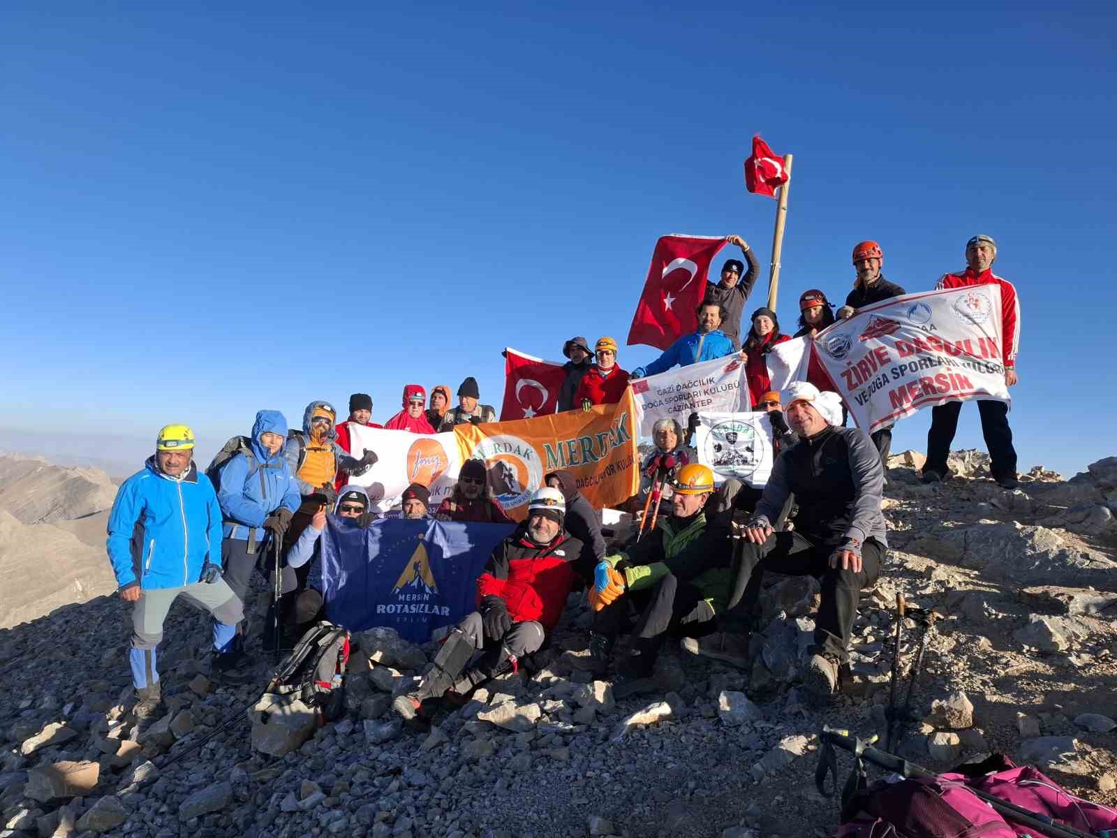 MERDAK’ın 19. Ulusal Dağcılık Festivali’nde Medetsiz Zirvesine anma tırmanışı yapıldı