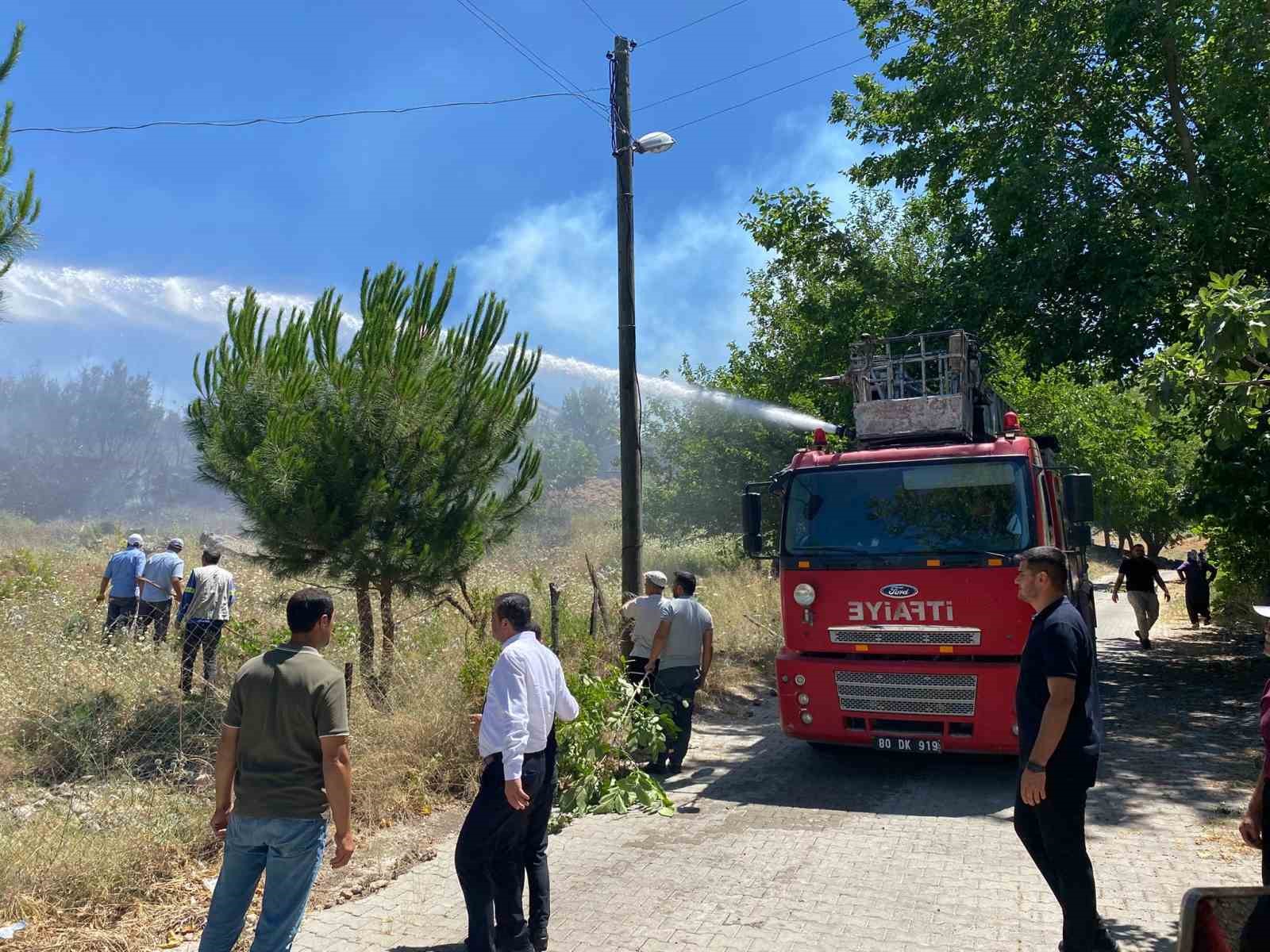 Osmaniye&rsquo;de &ccedil;ıkan orman yangını s&ouml;nd&uuml;r&uuml;ld&uuml;
