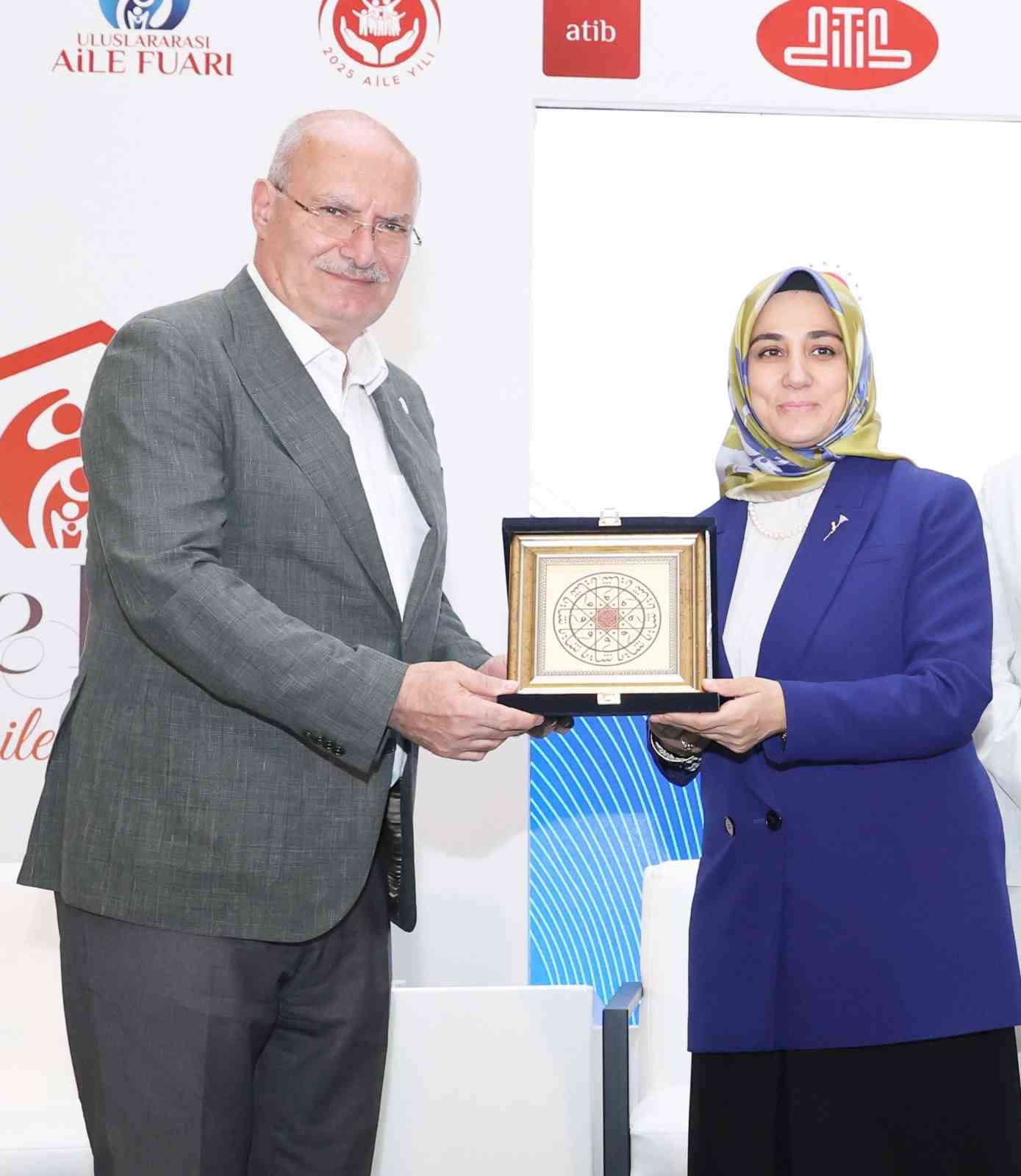 ATO Başkanı Baran: "G&uuml;&ccedil;l&uuml; ekonomi, g&uuml;&ccedil;l&uuml; ailelerle m&uuml;mk&uuml;n"
