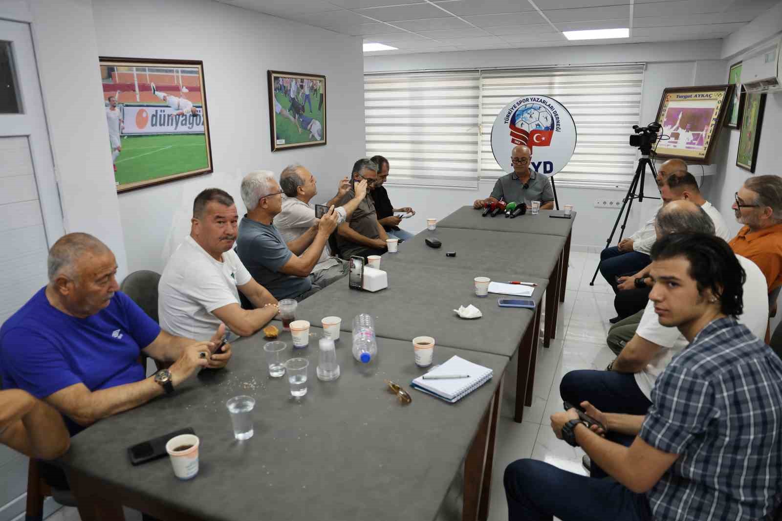 Adanaspor&rsquo;un altyapı sorumlusu Ey&uuml;p Arın, takımdan ayrıldı
