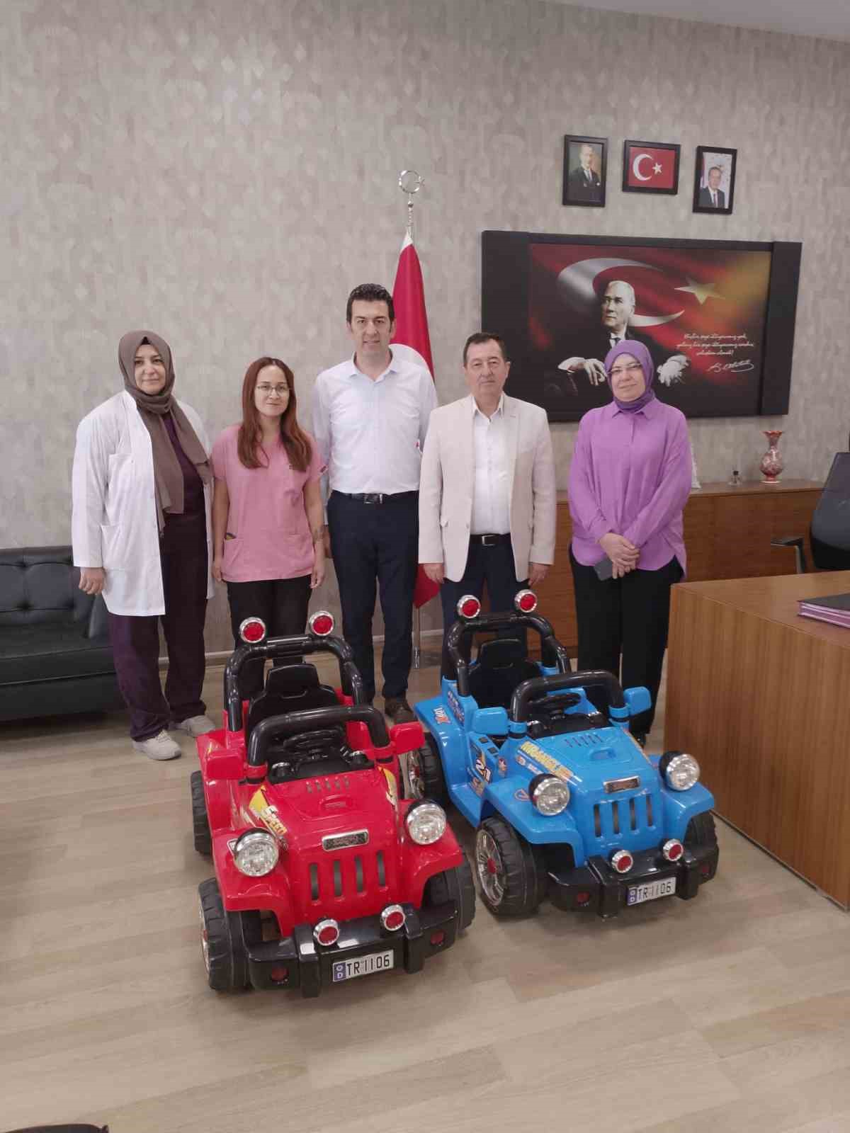 Tedavi gören çocuklar için akülü araç tahsis edildi