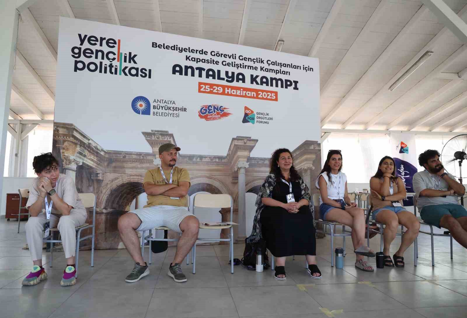 3 B&uuml;y&uuml;kşehir Belediyesi&rsquo;nden ortak gen&ccedil;lik &ccedil;alışması
