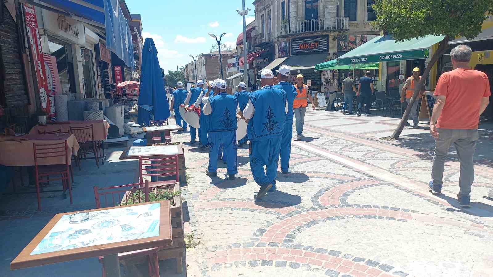 Edirne&rsquo;de halka davul-zurnalı &rsquo;Kırkpınar&rsquo; daveti
