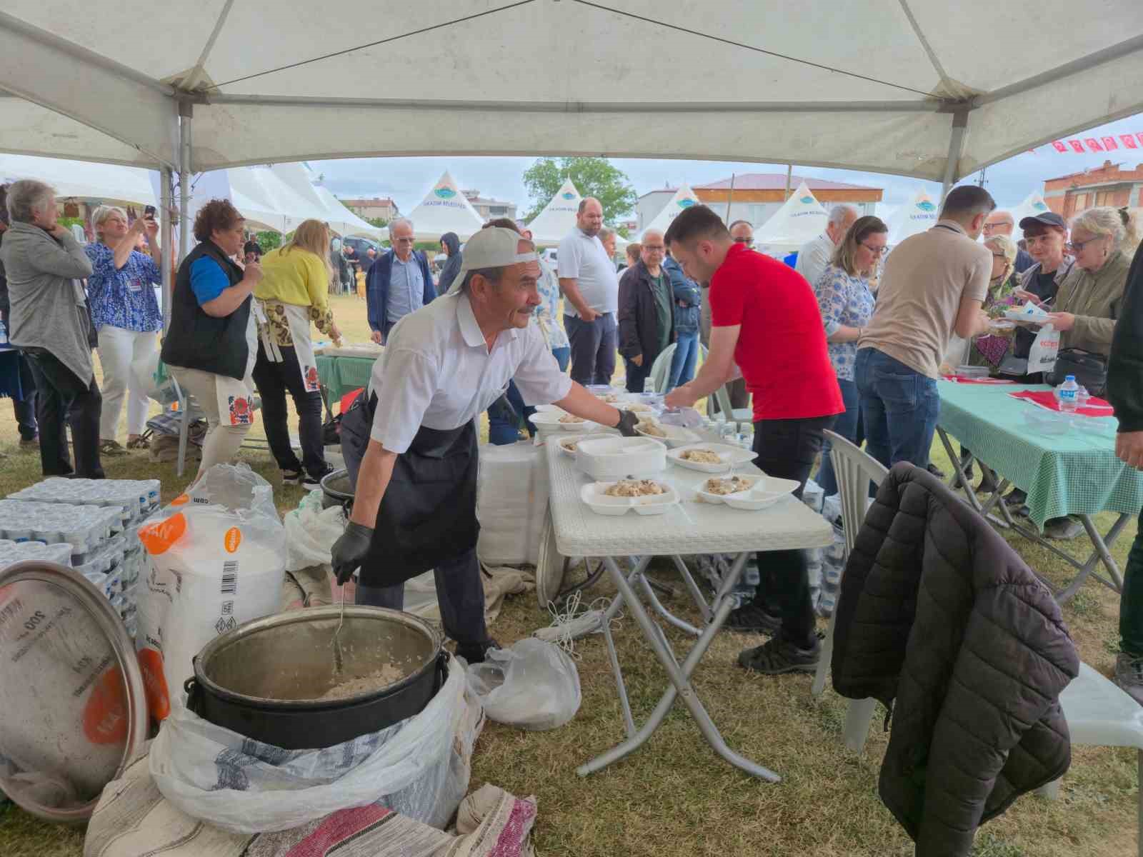 Samsun Balkan T&uuml;rkleri "21. Etli Kazan Pilavı" etkinliğinde buluştu
