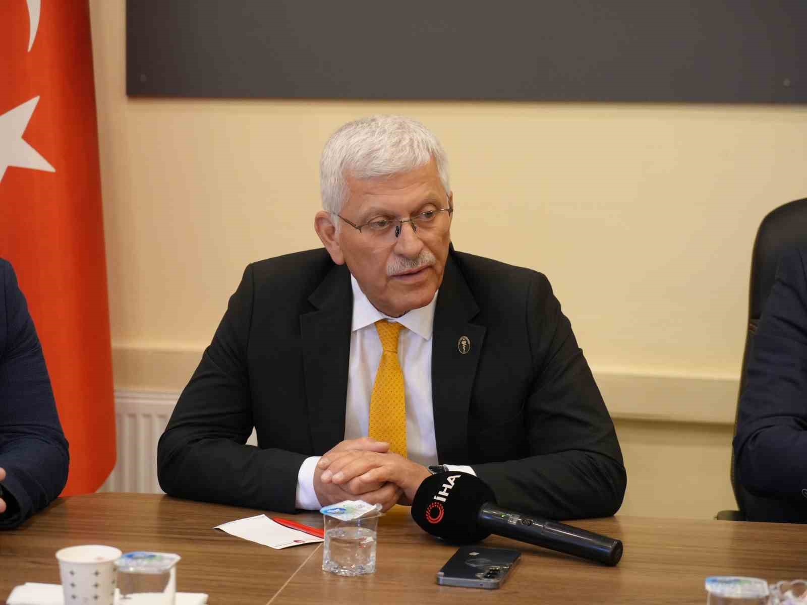 Ali Eroğlu: ’Veteriner hekimler, arzu edilen seviyede olmalılar’