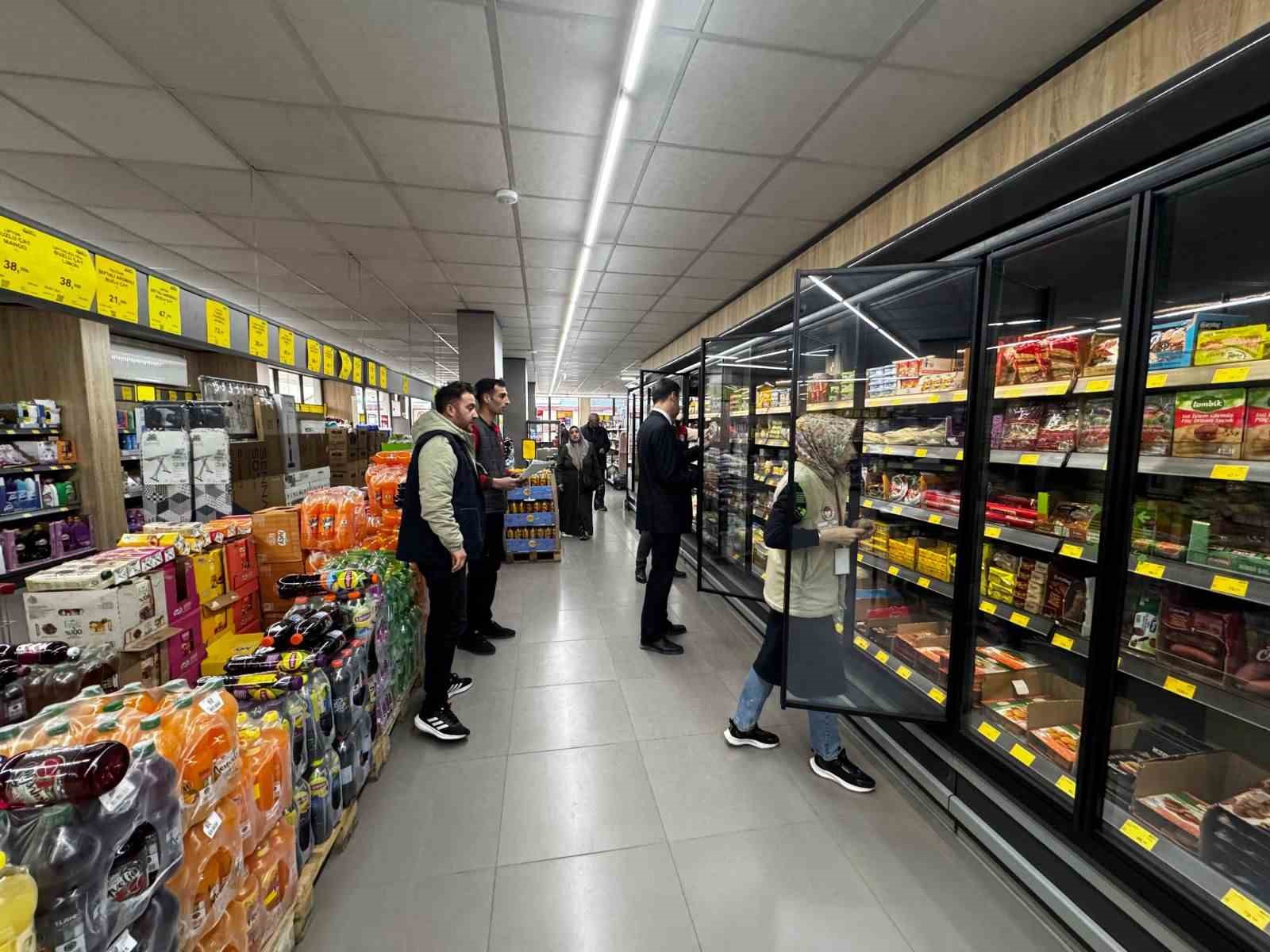 Ağrı’da halk sağlığı için 2 binin üzerinde gıda denetimi gerçekleştirildi