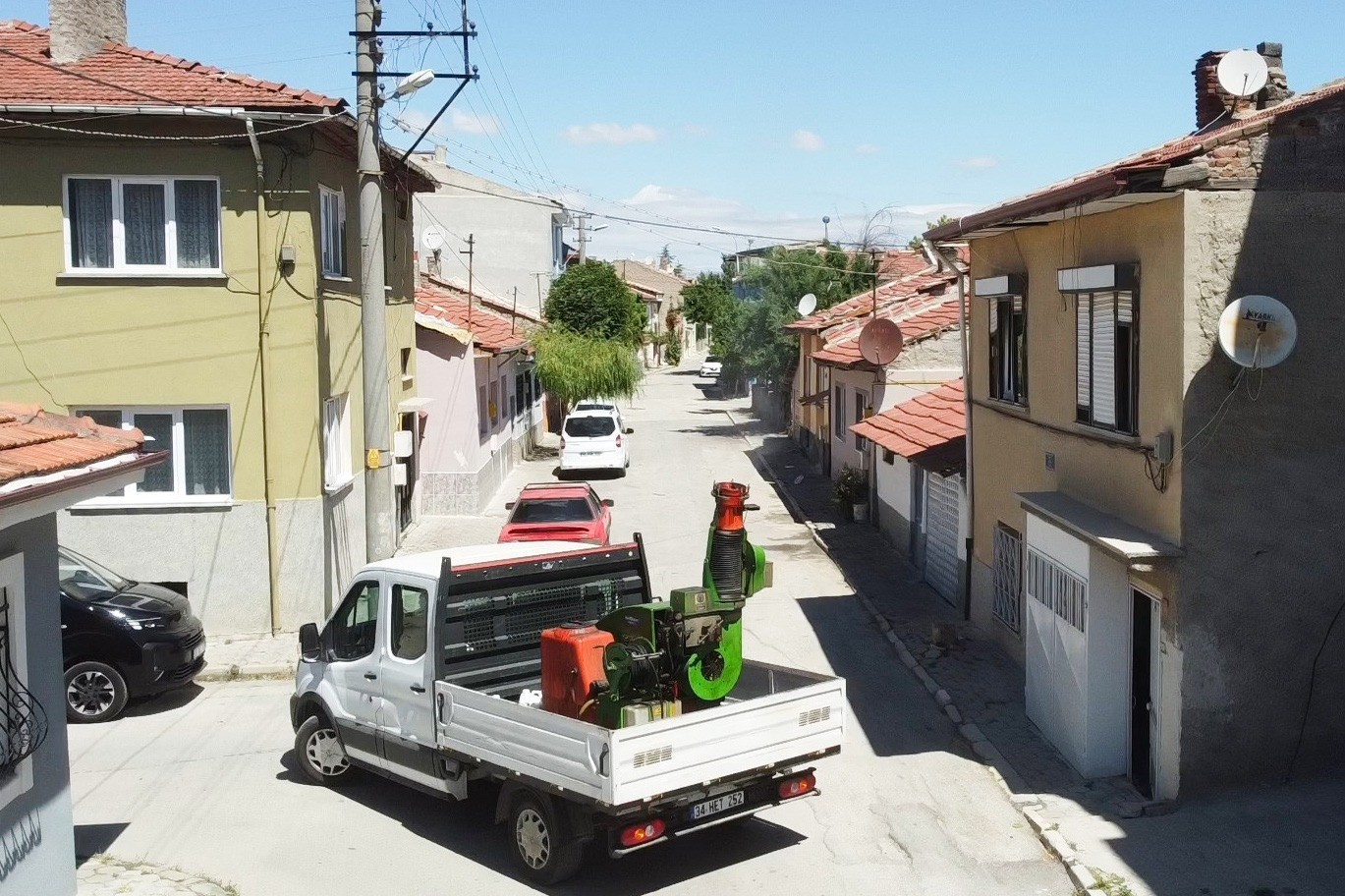 Tepebaşı haşerelere karşı sahada
