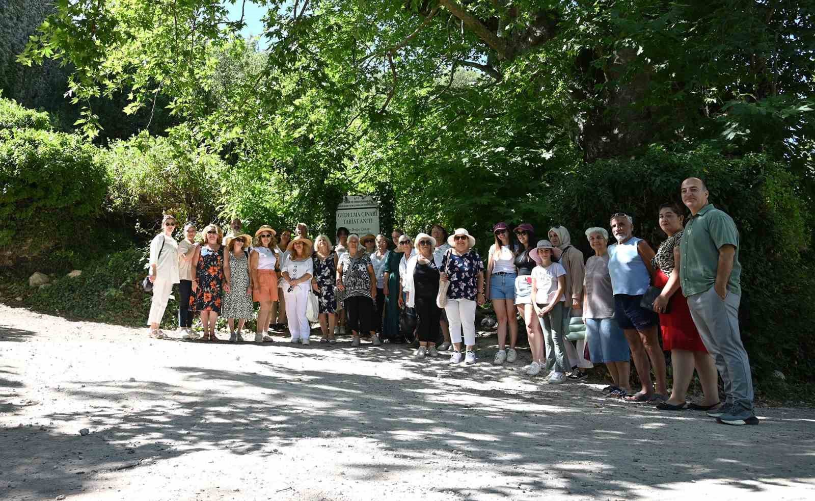 Kemer’de "mor turizm" başladı