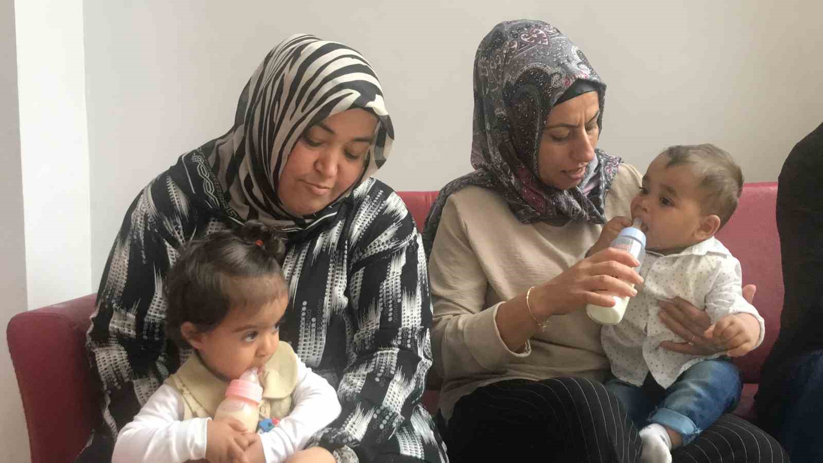 Koruyucu anneler ile bebeklerinin benzerliği dikkat &ccedil;ekti
