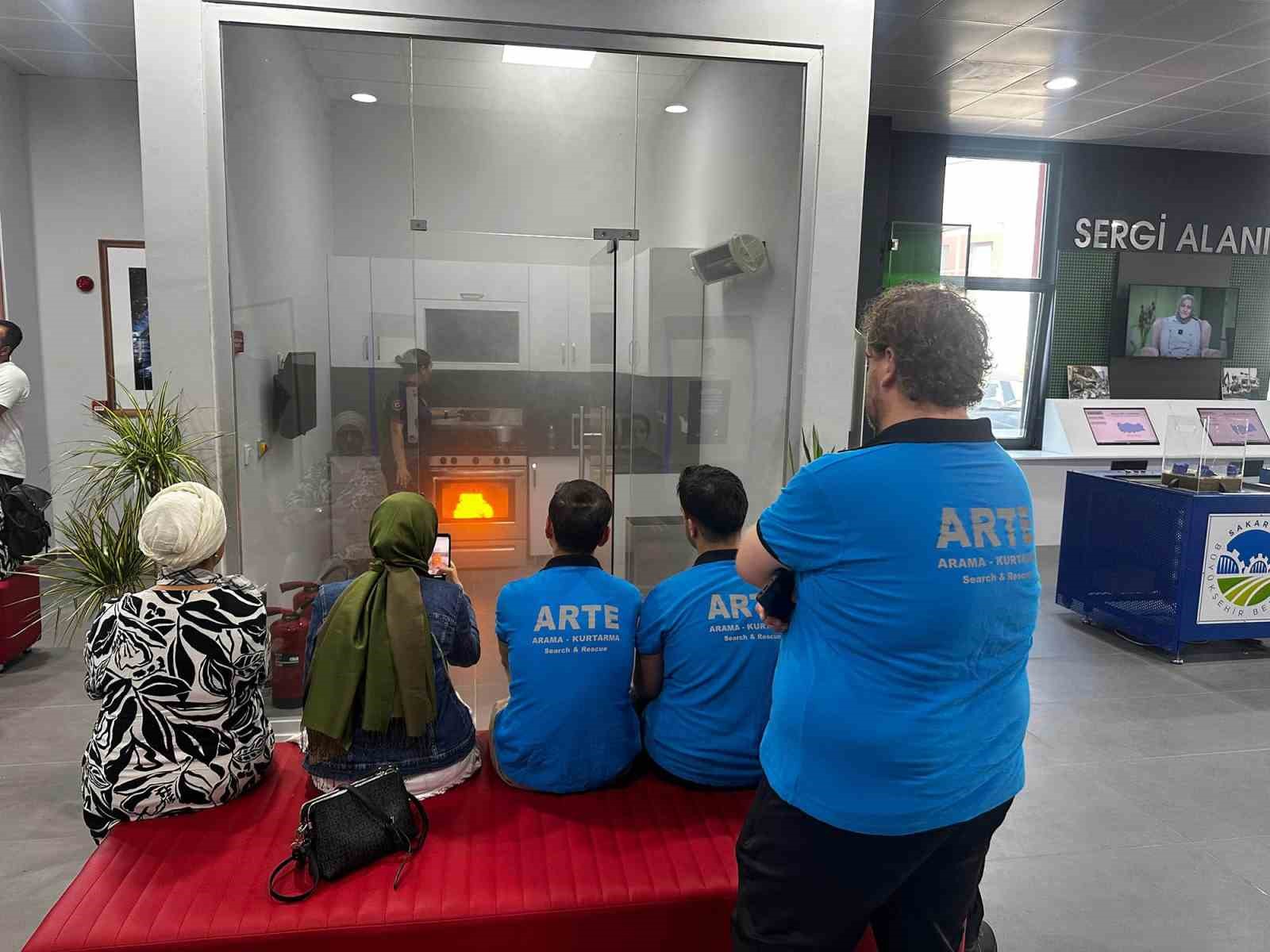 Deprem ve yangın sim&uuml;lasyonuyla o ana hazırlanıyorlar
