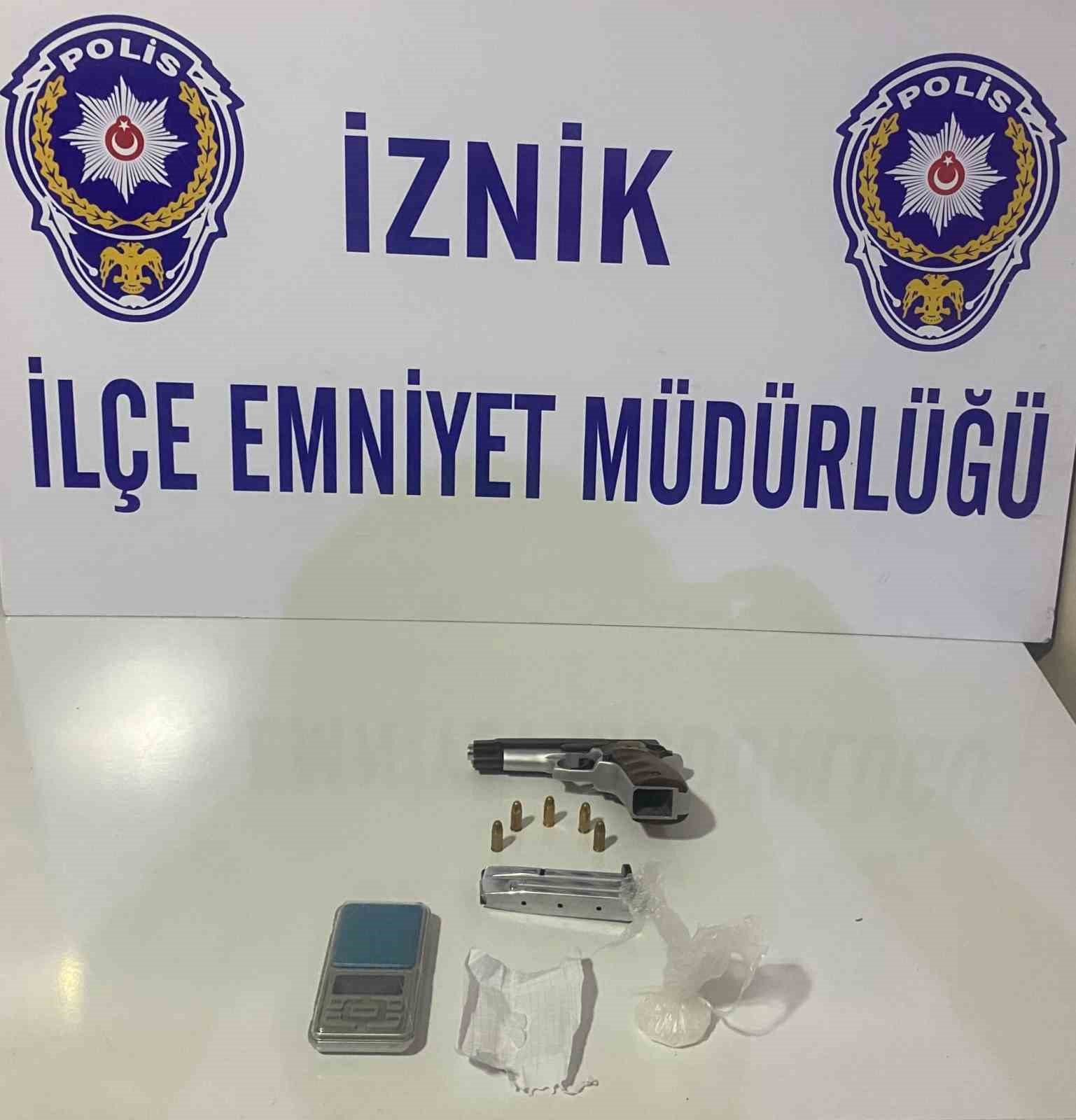 İznik&rsquo;te uyuşturucu tacirlerine ge&ccedil;it yok
