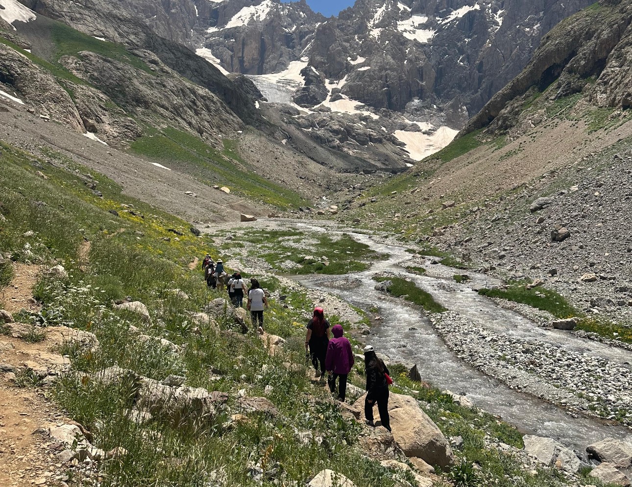 40 kişilik grup Cennet-Cehennem Vadisi’nde doğa yürüyüşü gerçekleştirdi