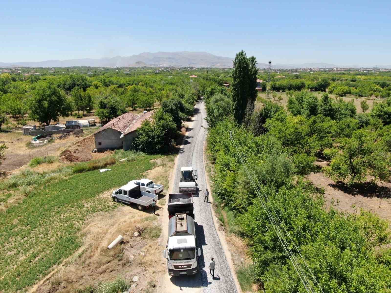 Bah&ccedil;elievler Mahallesi&rsquo;nin yol sorunu &ccedil;&ouml;z&uuml;ld&uuml;
