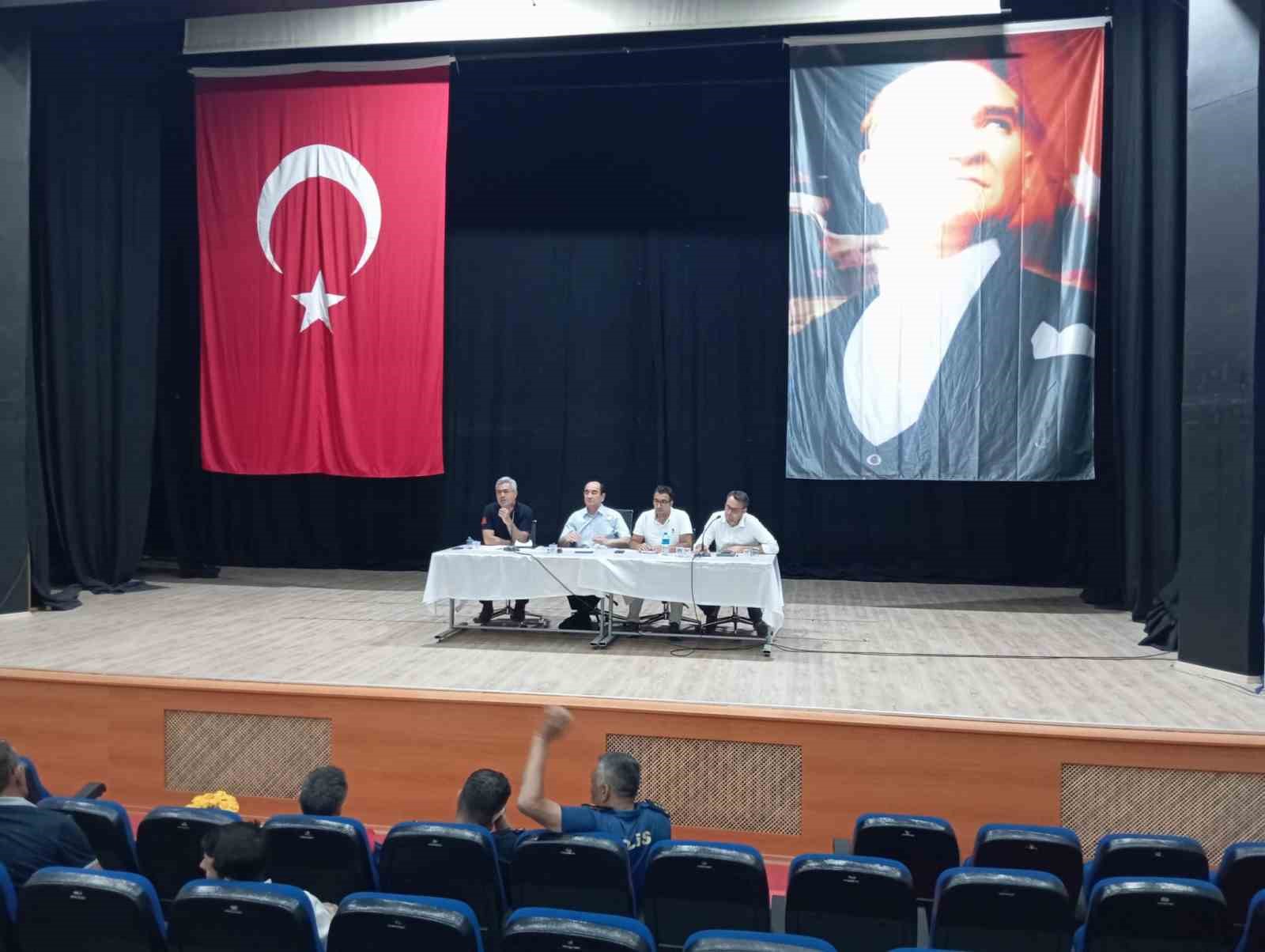 Gönen’de muhtarlar toplantısı yapıldı