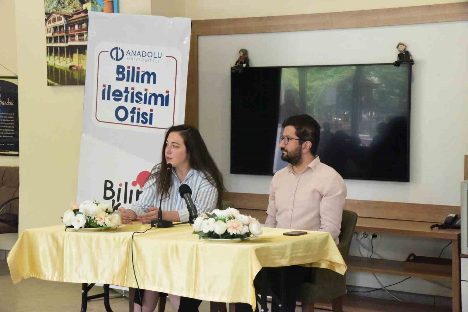 Bilim Kafe’nin ilk etkinliğinde ileri yaşlarda akılcı ilaç kullanımı ele alındı