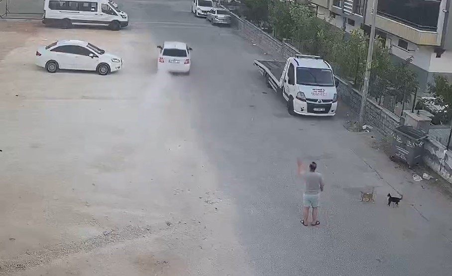 Emel Akbaş Bayhan’ın ölmeden önce eşiyle tartışıp evden ayrılma, tekrar eve dönme ve düşme görüntüleri ortaya çıktı