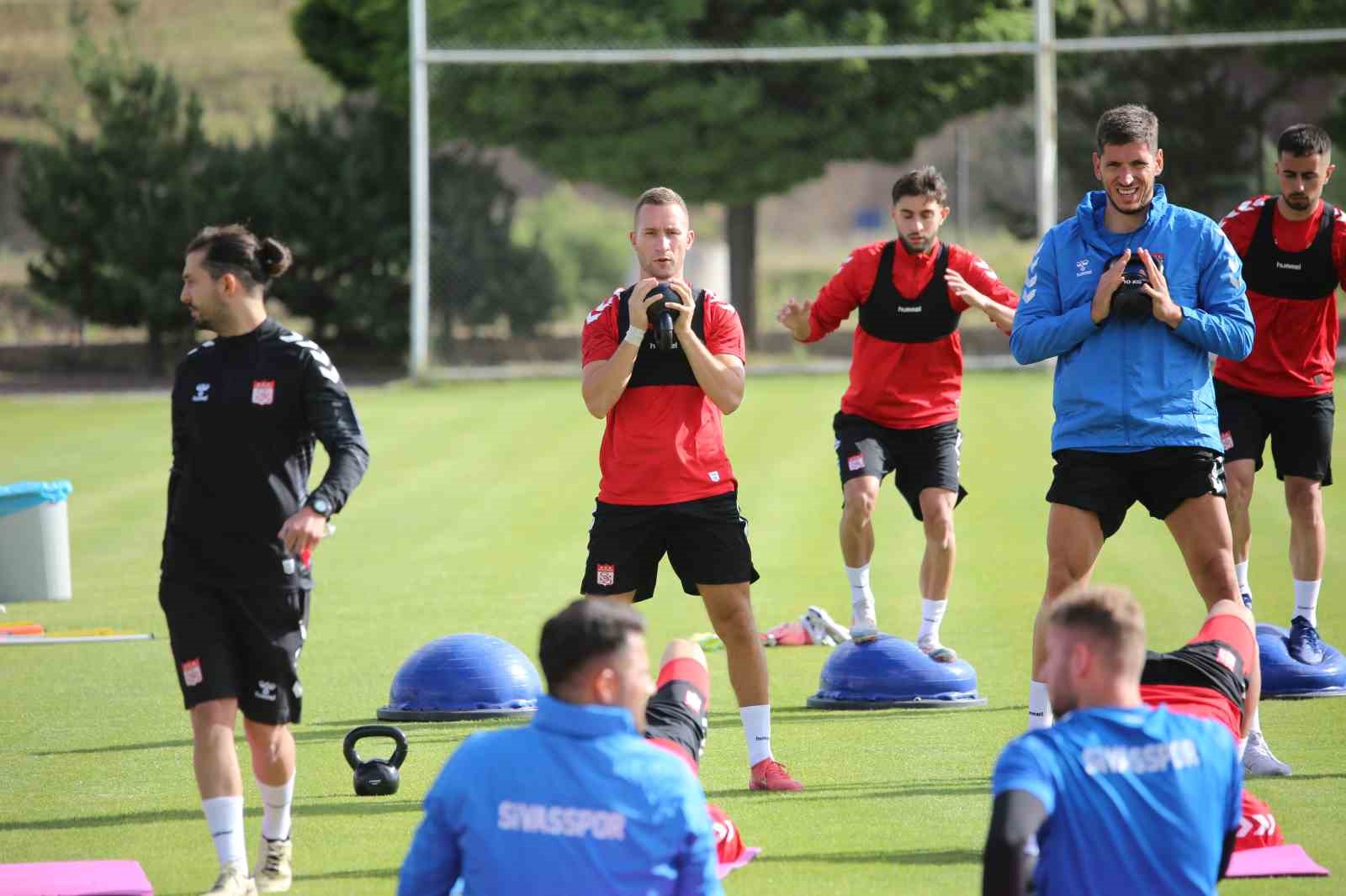 Osman Zeki Korkmaz: "Sivasspor’u layık olduğu konuma getireceğiz"
