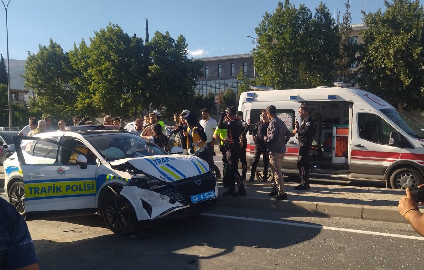 Kahramanmaraş&rsquo;ta 3 ara&ccedil;lı zincirleme kaza: 4 yaralı
