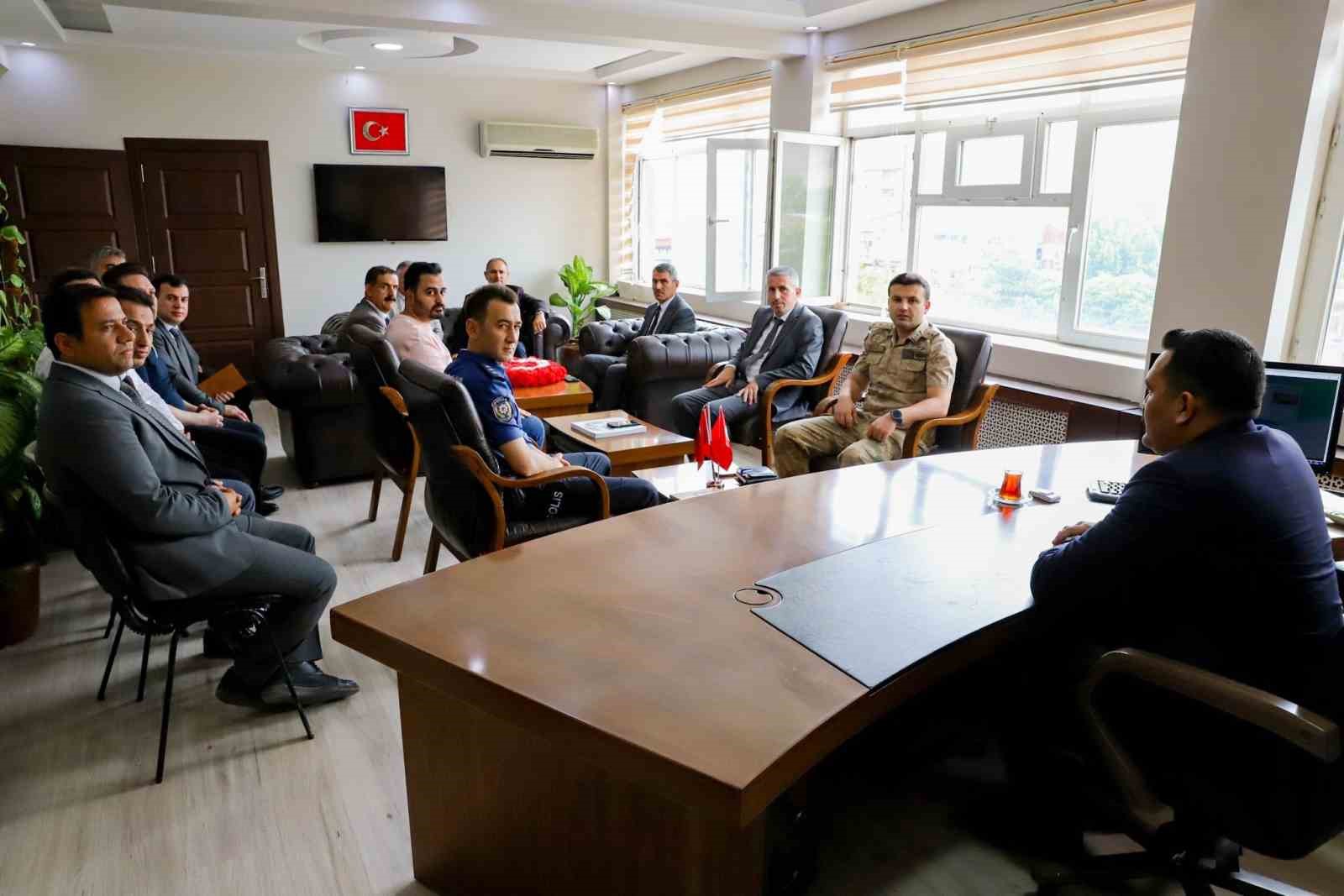Van&rsquo;ın Muradiye Kaymakamı T&uuml;rkmenoğlu g&ouml;reve başladı

