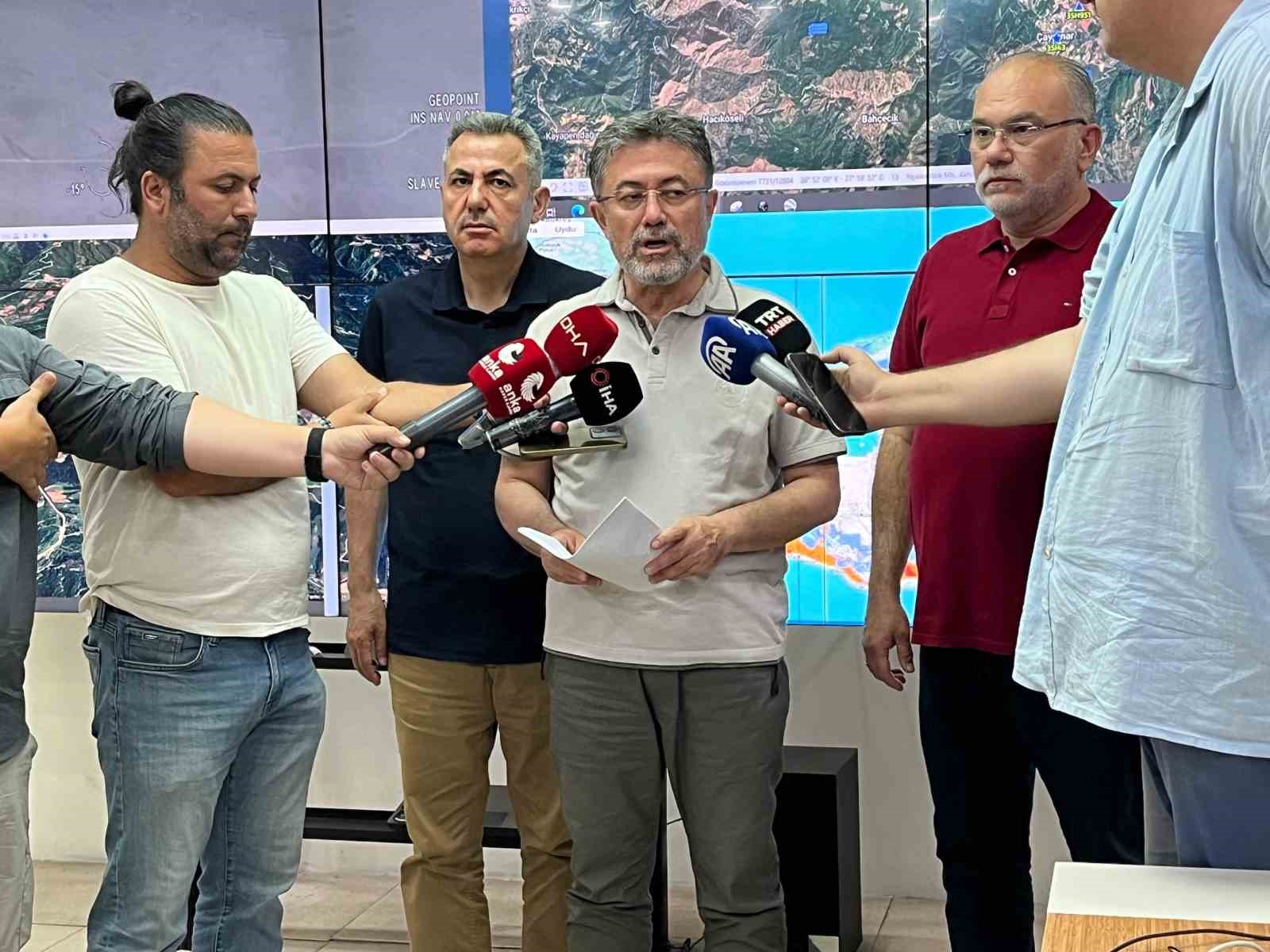 İzmir&rsquo;de 5 k&ouml;y ve 2 mahalle tedbiren boşaltıldı
