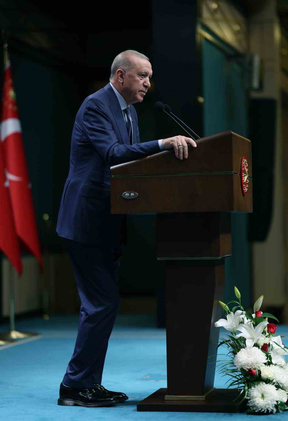 Cumhurbaşkanı Erdoğan: "5 farklı kanser hastalığının tedavisinde kullanılan 5 akıllı kanser ilacını SGK geri &ouml;deme kapsamına alıyoruz."
