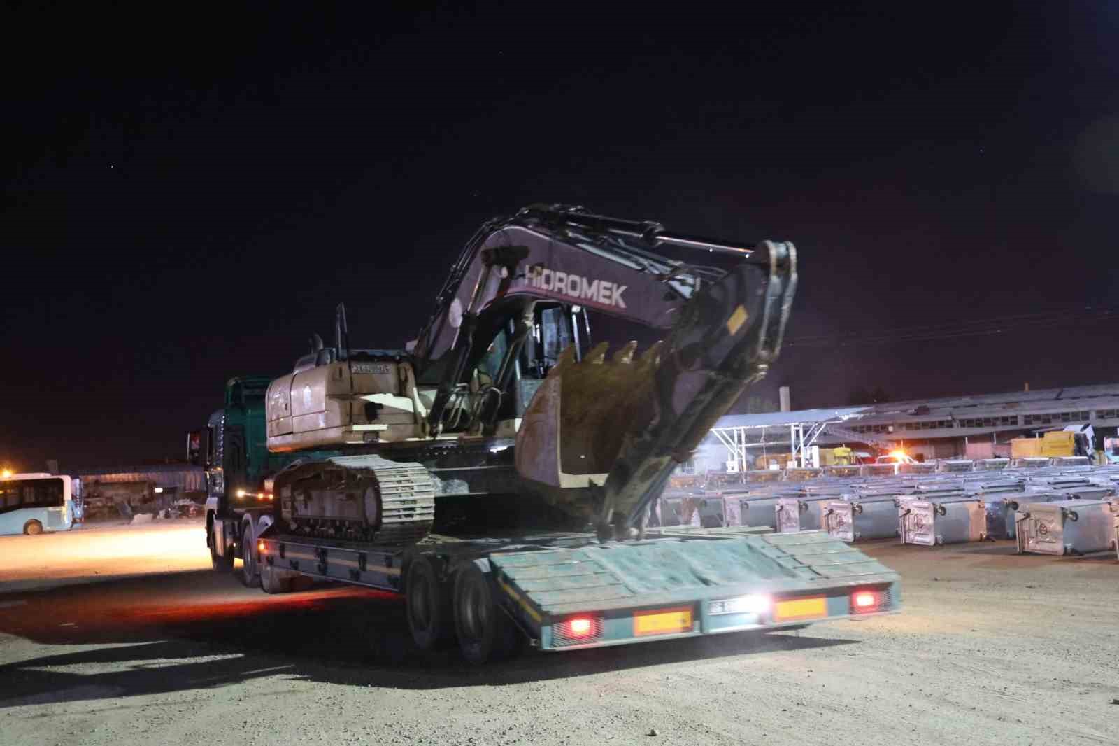 Kırıkkale Belediyesi, orman yangınına m&uuml;dahale i&ccedil;in ekip sevk etti
