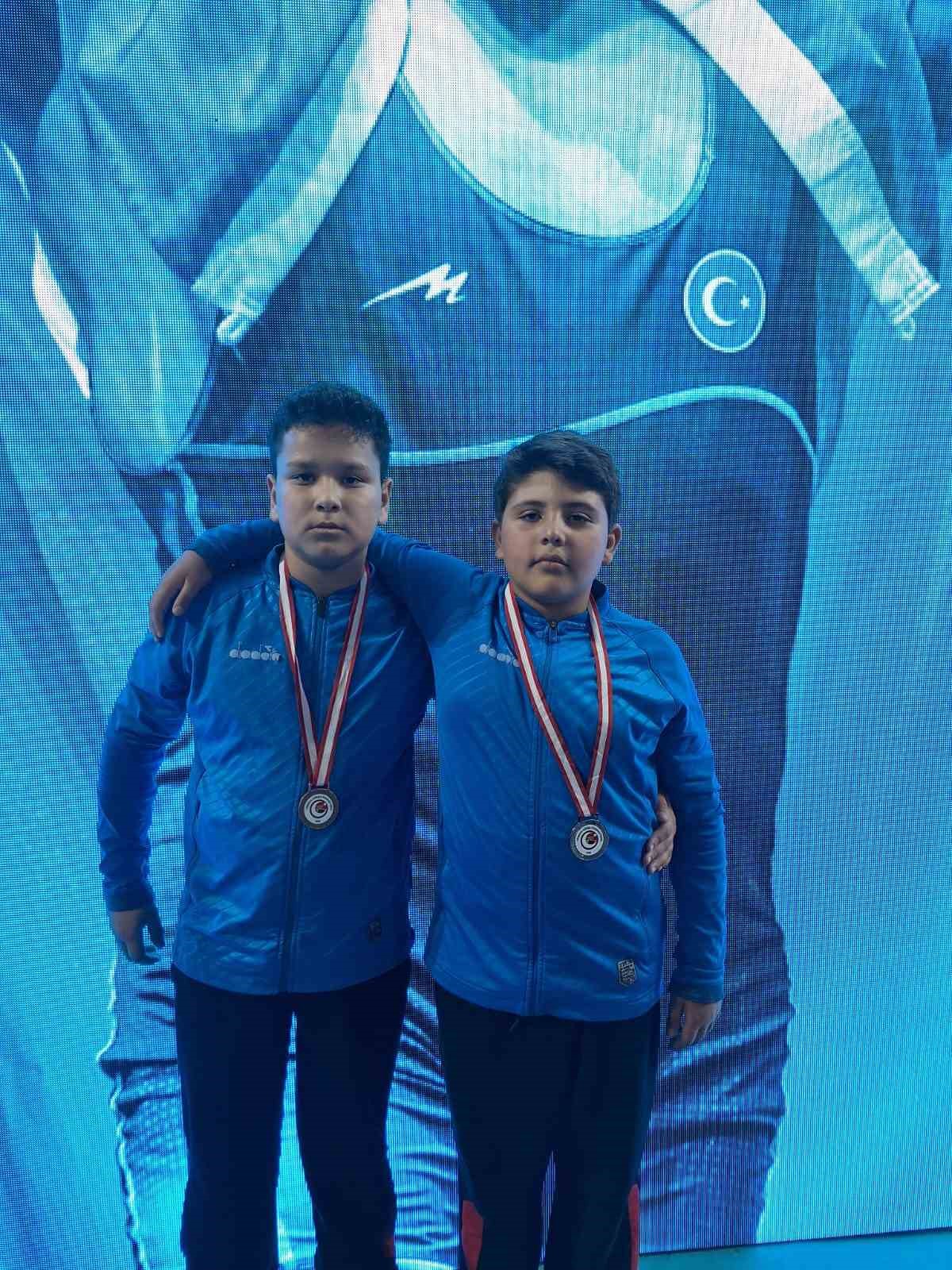 6 sporcu milli takım kampında
