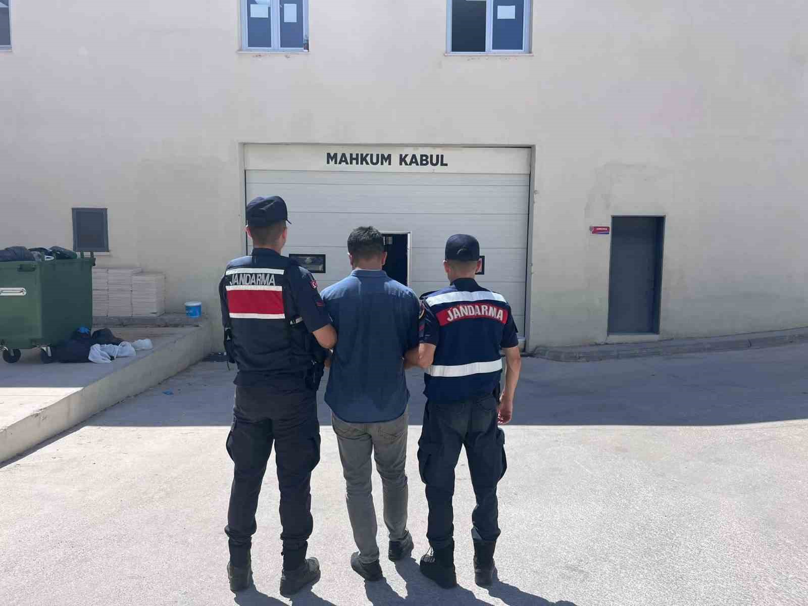 Silahlarını satıp ‘çalındı’ dedi, gerçek ortaya çıkınca tutuklandı