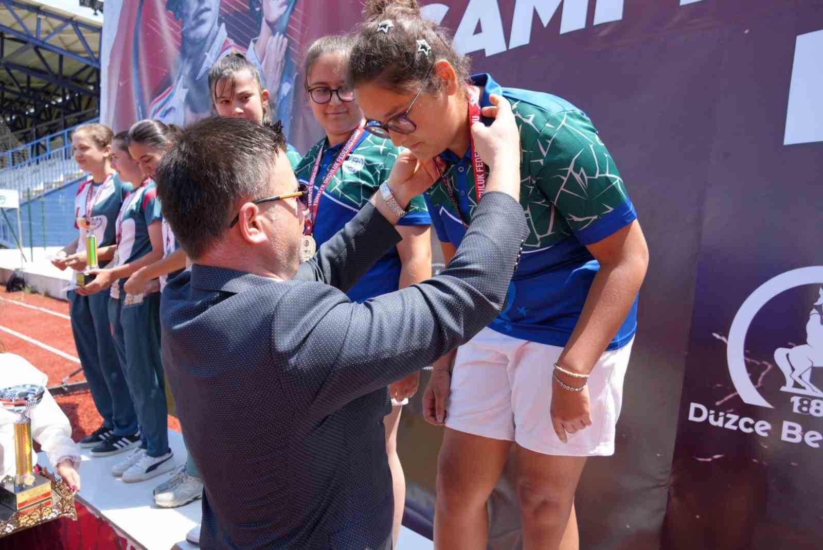 D&uuml;zce&rsquo;de Ok&ccedil;uluk Ş&ouml;leni İlk G&uuml;n M&uuml;sabakaları Sona Erdi
