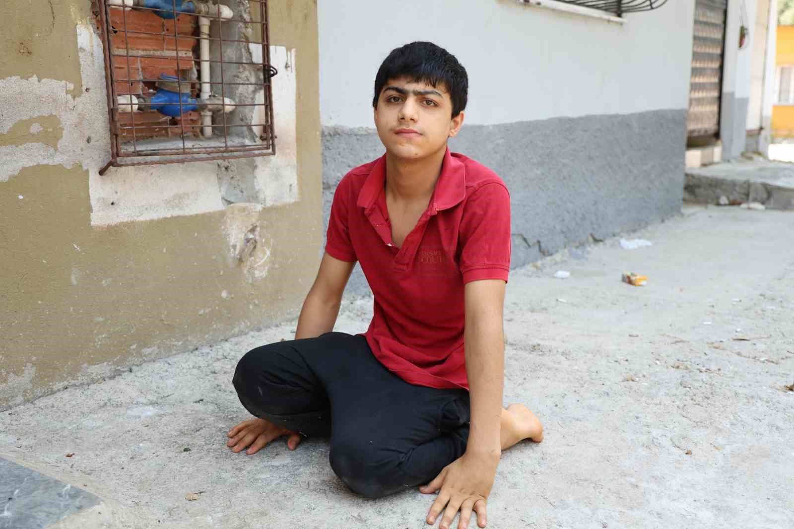 Tekerlekli sandalyesi çalınan Enes’e destek