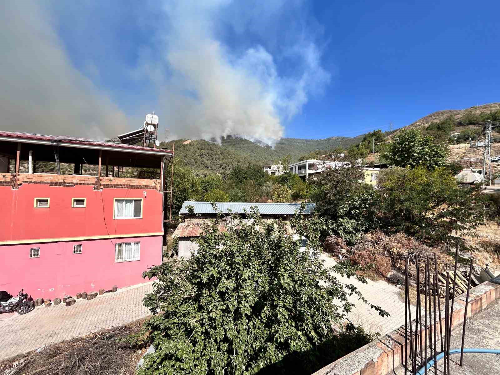 Hatay&rsquo;daki orman yangınına m&uuml;dahale 24&rsquo;&uuml;nc&uuml; saatte devam ediyor
